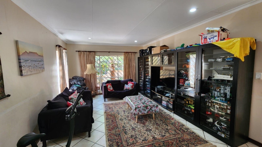 To Let 4 Bedroom Property for Rent in Cashan North West